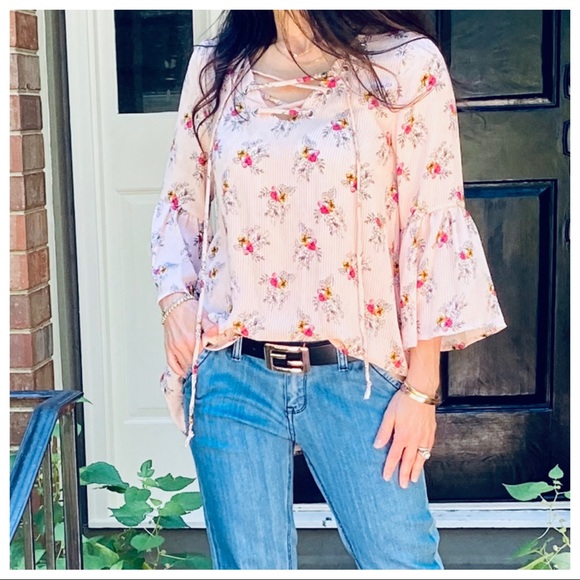 PRETTY ROSE FLORAL BELL SLEEVES TIE UP BLOUSE - Picture 4 of 9